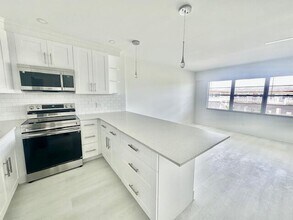 282 Fanshaw G in Boca Raton, FL - Foto de edificio - Building Photo
