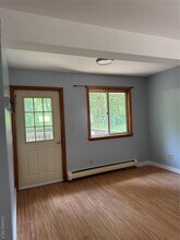 8 Easy St in Poughkeepsie, NY - Foto de edificio - Building Photo