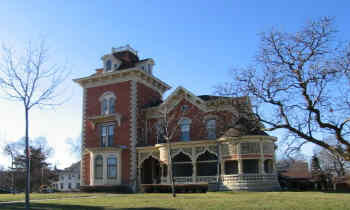 The Huff-Lamberton Home in Winona, MN - Building Photo - Building Photo