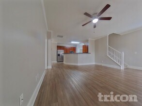 302 Merchants Dr in Columbia, SC - Foto de edificio - Building Photo