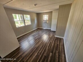 7577 Sonia Dr in Jacksonville, FL - Building Photo - Building Photo
