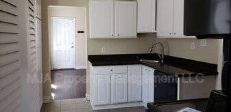 1041 S 200 W in Salt Lake City, UT - Building Photo