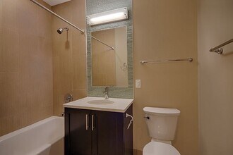 33 Rogers St, Unit 217 in Cambridge, MA - Building Photo - Building Photo