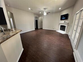2205 Turtle Cove Dr in Mansfield, TX - Foto de edificio - Building Photo