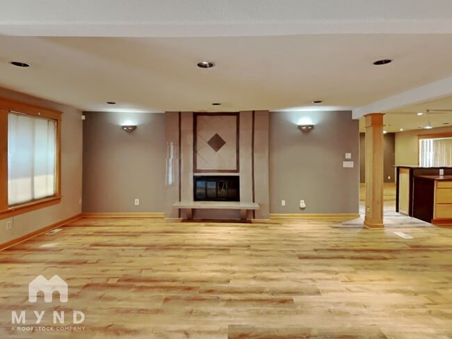 32117 33rd Ave SW in Federal Way, WA - Building Photo - Building Photo