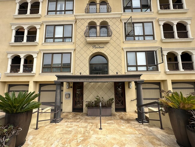 7411 Herschel Ave in San Diego, CA - Foto de edificio - Building Photo