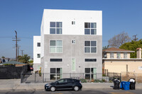 4259 S Western Ave in Los Angeles, CA - Foto de edificio - Building Photo