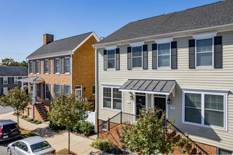 Old Town Commons in Winchester, VA - Building Photo - Building Photo