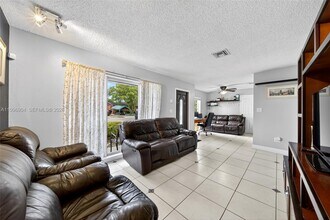 10741 SW 153rd St in Miami, FL - Building Photo - Building Photo