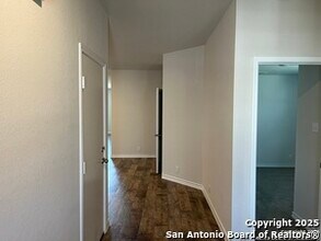 5518 Stormie Keep in San Antonio, TX - Building Photo - Building Photo