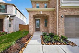 8110 Shelter Bay Ln in Cypress, TX - Building Photo - Building Photo