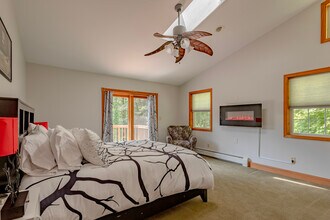 386 Leroux Rd in Middle Grove, NY - Building Photo - Building Photo