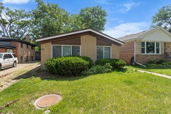 property at 608 Lavergne Ave
