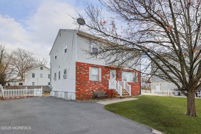 property at 22 Commodore Ave