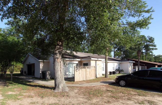 8317 Country Walk Dr in Pensacola, FL - Building Photo - Building Photo