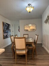 10044 Burrock Dr in Santee, CA - Foto de edificio - Building Photo