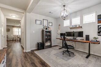 8527 Straight Oaks in San Antonio, TX - Building Photo - Building Photo