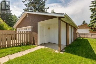 3238 57 Av in Red Deer, AB - Building Photo - Building Photo