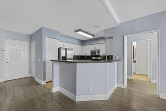 12372 Carmel Country Rd, Unit 202 in San Diego, CA - Foto de edificio - Building Photo