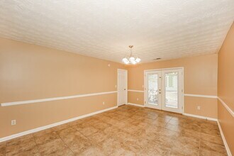 468 Cathedral Dr in Mcdonough, GA - Building Photo - Building Photo