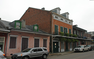 818 Bourbon St Apartments