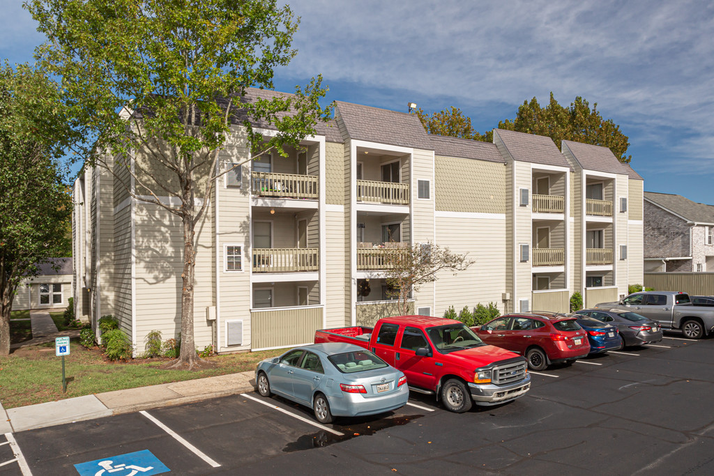 Mark Twain II Apartments in River Ridge, LA