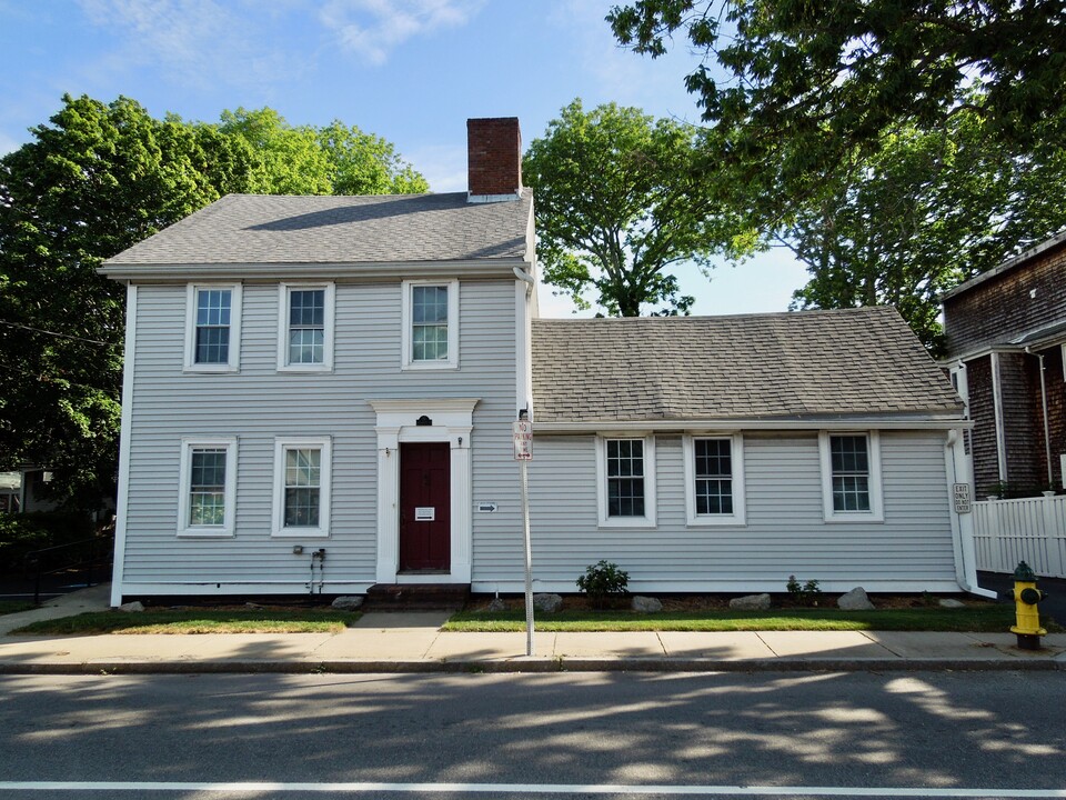 92 Sandwich in Plymouth, MA - Building Photo