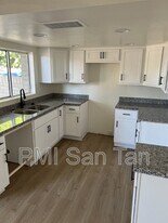 10 W Concorda Dr in Tempe, AZ - Building Photo