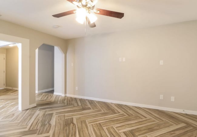 2370 Chisholm Trail Rd in Round Rock, TX - Building Photo - Building Photo