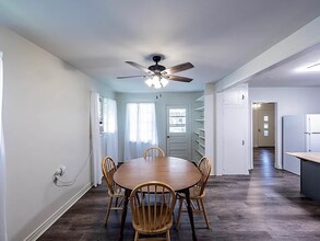 127 Hackberry Ave in Houma, LA - Foto de edificio - Building Photo