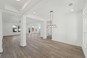 100 Up There in Horseshoe Bay, TX - Building Photo - Building Photo