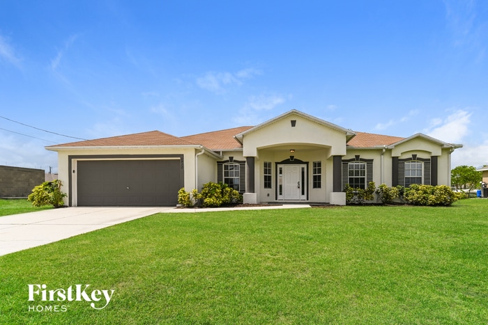 2472 NW 8th Terrace in Cape Coral, FL - Building Photo