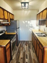 800 Chelwood Park Blvd NE, Unit B in Albuquerque, NM - Building Photo - Building Photo