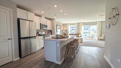 1392 Foxglove Dr in Bartlett, IL - Building Photo - Building Photo