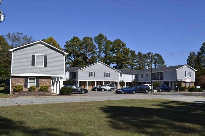 Parrish University Court in Buies Creek, NC - Building Photo