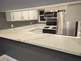 5081 College View Ave in Los Angeles, CA - Building Photo