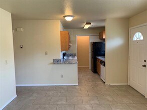 826 Russell Cir in Norman, OK - Building Photo - Building Photo