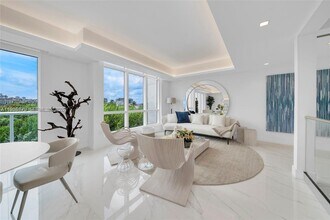 100 South Pointe Dr in Miami Beach, FL - Building Photo - Building Photo