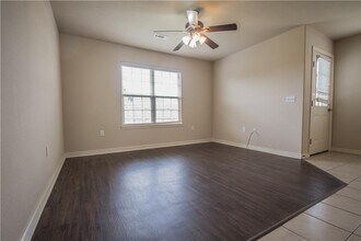 912 Oakwood Ln in Centerton, AR - Building Photo - Building Photo