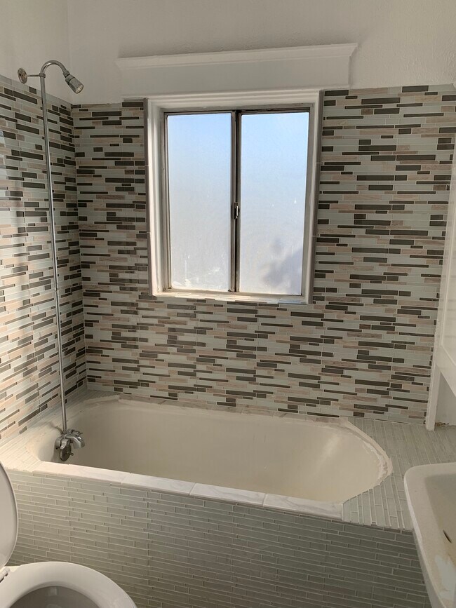 116 Paloma Ave, Unit B in Venice, CA - Foto de edificio - Building Photo