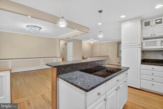 1605 Mary Ellen Ct in McLean, VA - Building Photo - Building Photo