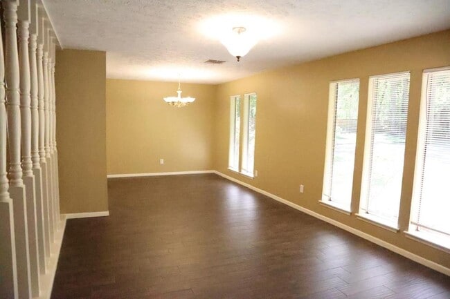 2215 Silver Falls Dr in Humble, TX - Building Photo - Building Photo