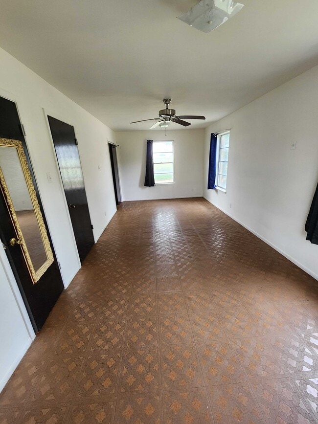 property at 10075 E Loop 1604 S