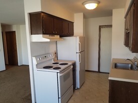 920 6th St S, Unit 8 Apartamentos