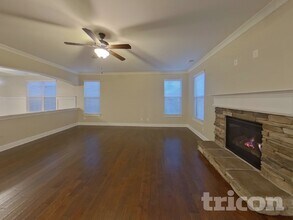 910 Southfork Dr in Loganville, GA - Foto de edificio - Building Photo