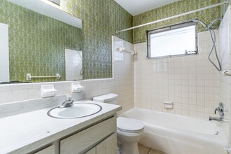 Dover Apartments in St. Petersburg, FL - Foto de edificio - Interior Photo