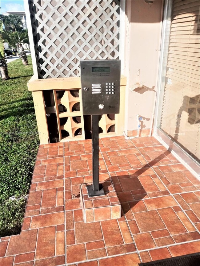 16801 NE 14th Ave in Miami, FL - Building Photo - Building Photo