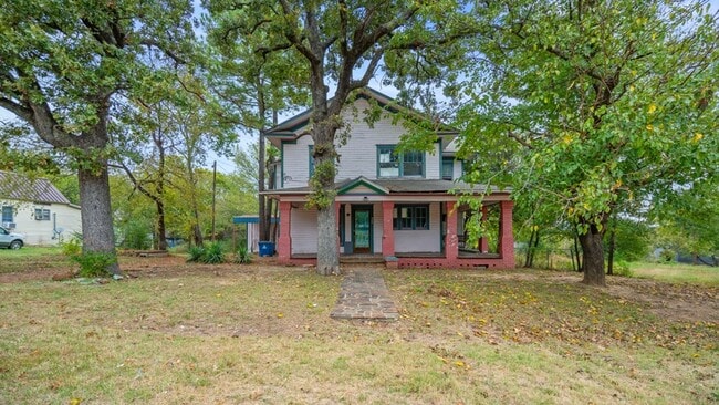 305 W Court St in Atoka, OK - Building Photo - Building Photo