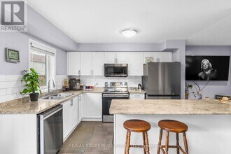 37 Dykstra Ln in Clarington, ON - Building Photo - Building Photo