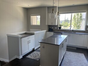 1325 Seattle Hill Rd in Bothell, WA - Building Photo - Building Photo